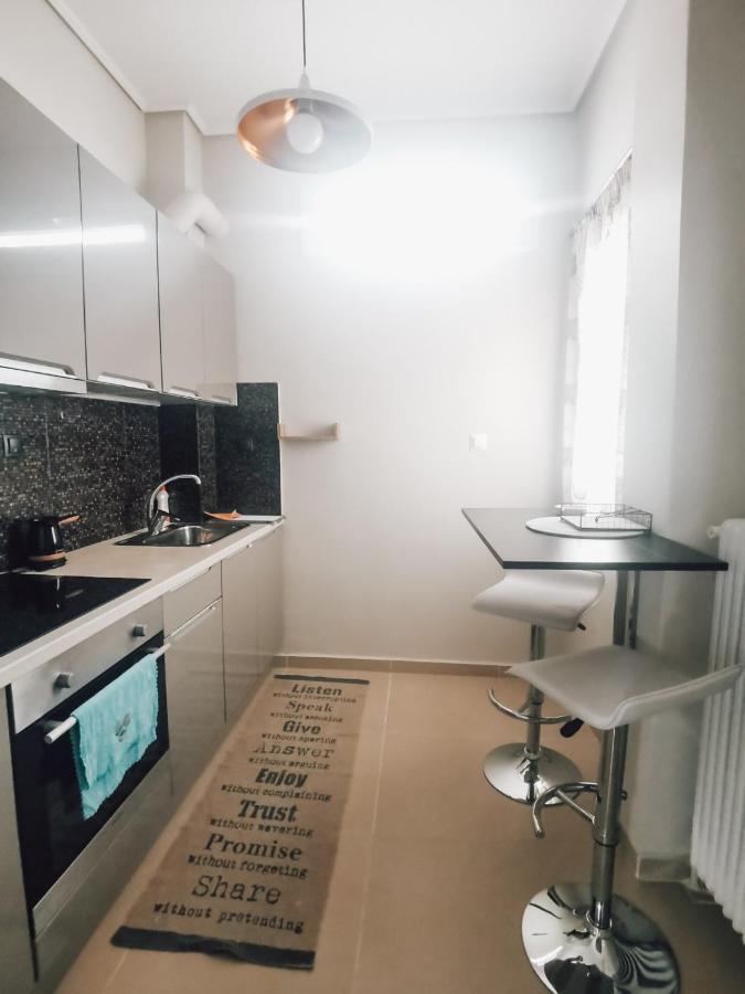 Efrosini'S By The Sea Apartment Chalkís Dış mekan fotoğraf
