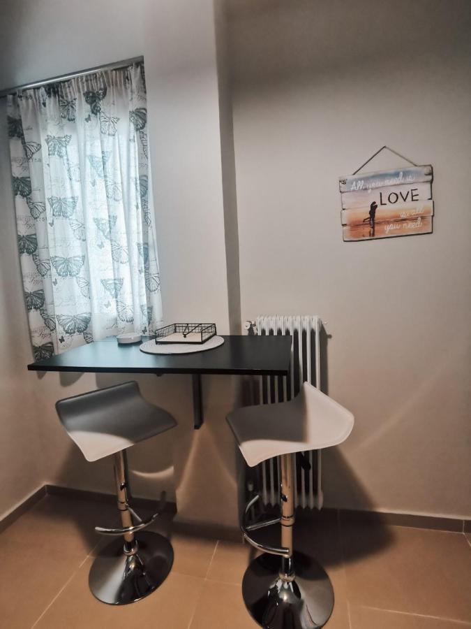 Efrosini'S By The Sea Apartment Chalkís Dış mekan fotoğraf